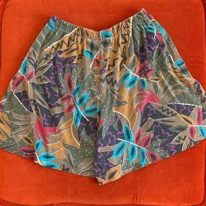 Vintage Earth Patterned Shorts 🍂 Size L